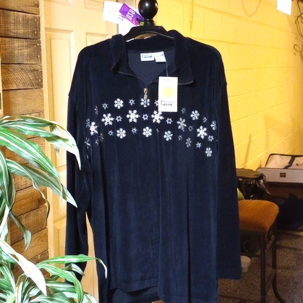 NWT ,Black Capacity cotton sweat shirt with white snow flakes sz 3X